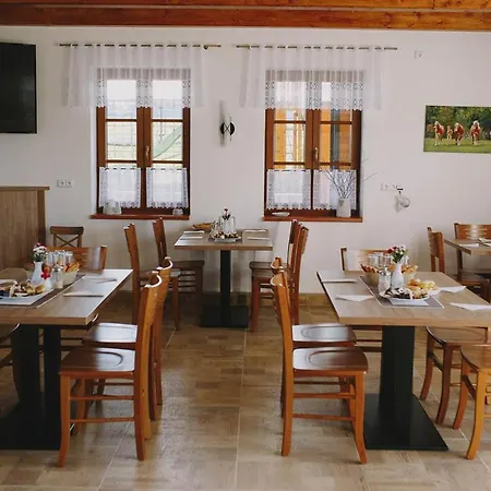U Cervene Podkovy * Vlckov